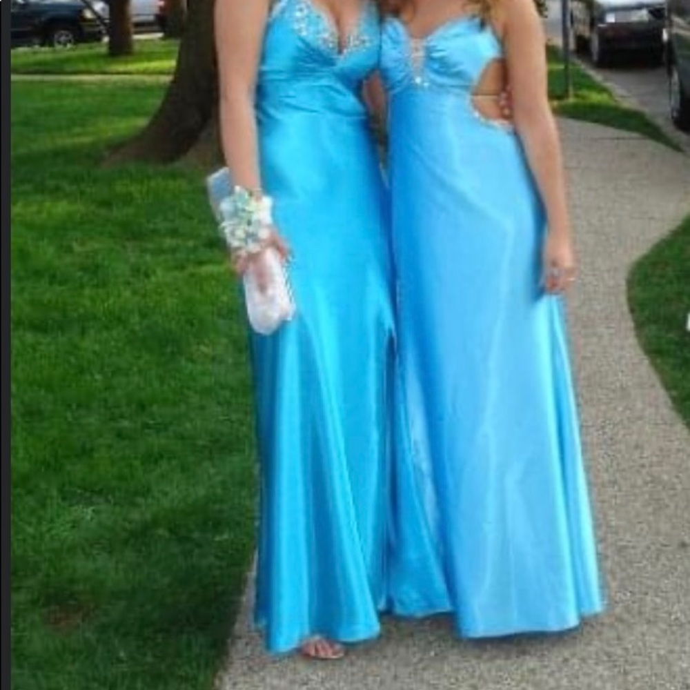 Beautiful Blue prom dress